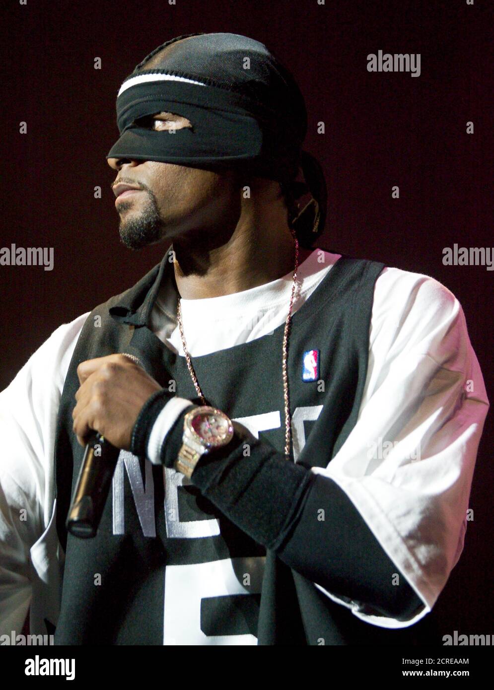 rbsoul-artist-r-kelly-performs-during-a-sold-out-show-at-the-aladdin-theatre-for-the-performing-arts-in-las-vegas-nevada-july-19-2003-the-singersongwriter-will-release-his-first-hits-compilation-the-r-in-rb-collection-volume-1-on-sept-9-on-jive-records-his-latest-album-chocolate-factory-has-been-certified-double-platinum-reutersethan-miller-em-2CREAAM.jpg