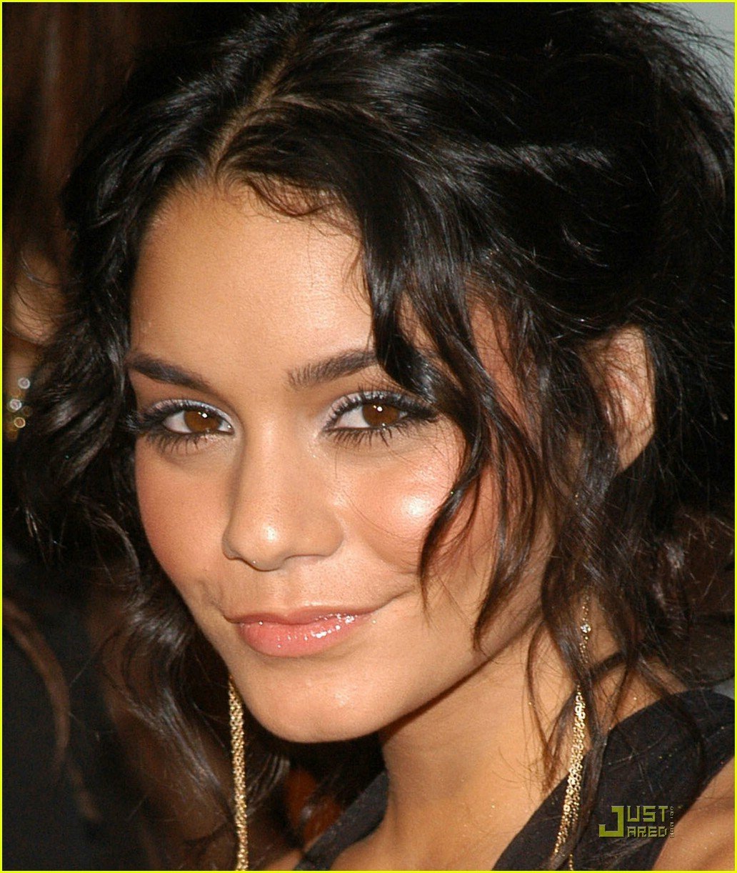 vanessa-hudgens-young-hollywood-party-teen-vogue-08.jpg