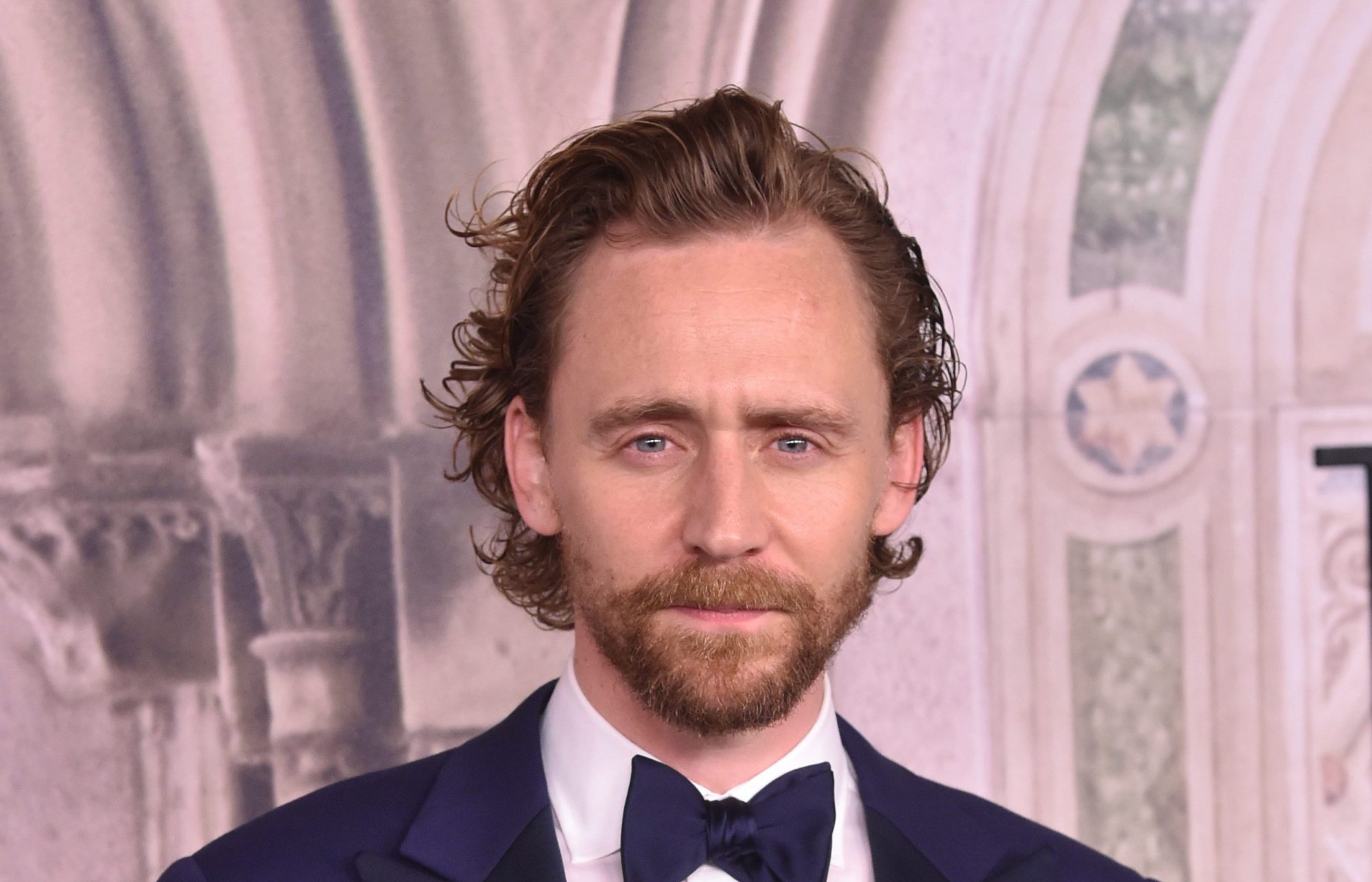 Tom-Hiddleston-e1649355144644.jpeg