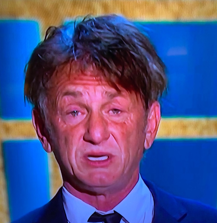 PHOTO-Sean-Penn-Crying-At-The-Golden-Globes.jpg