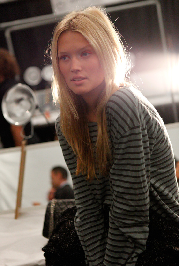 740full-toni-garrn.jpg