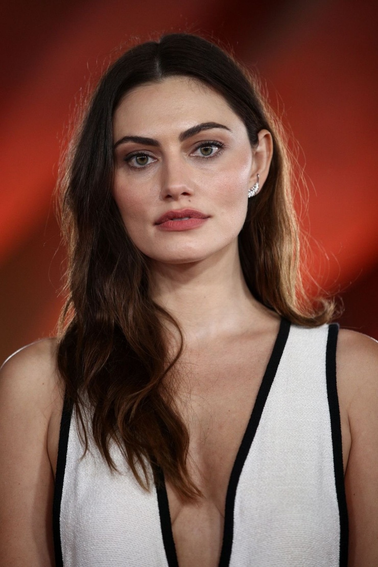 740full-phoebe-tonkin.jpg