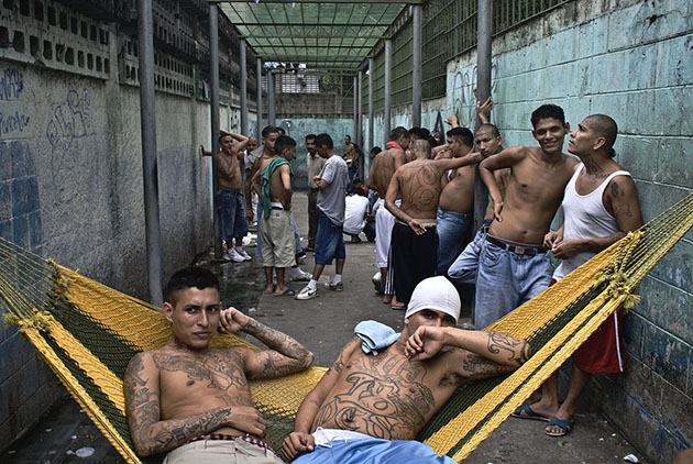 14_JC_Gangs_Truce_ES_026.jpg