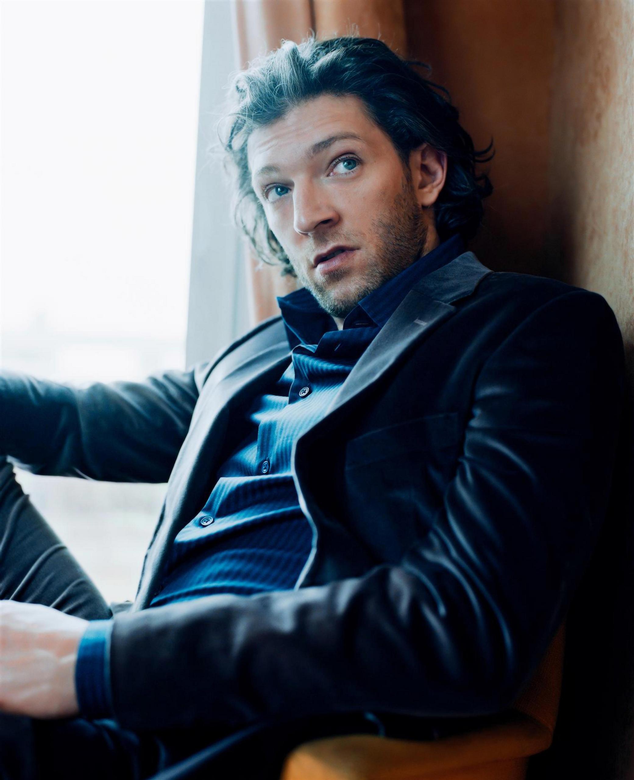 vincent-cassel-vincent-cassel-7955734-2081-2560.jpg