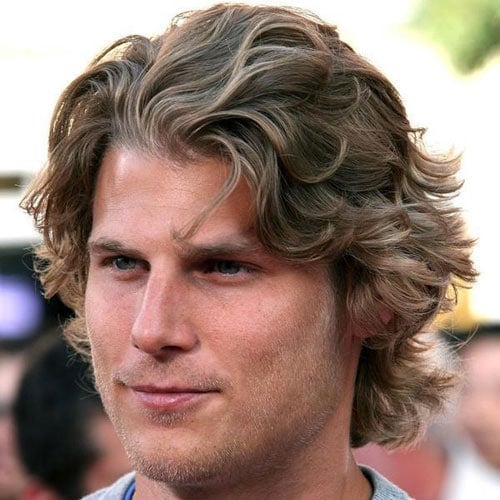 Mens-Wavy-Hairstyles.jpg