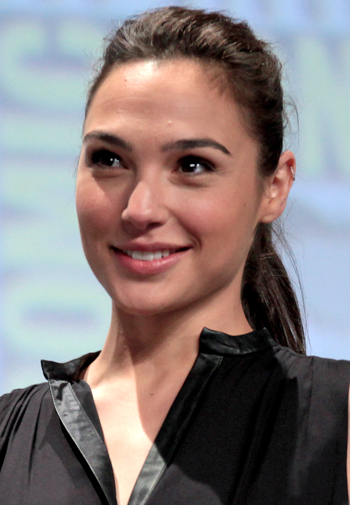 gal_gadot_2_sdcc_2014_cropped.jpg