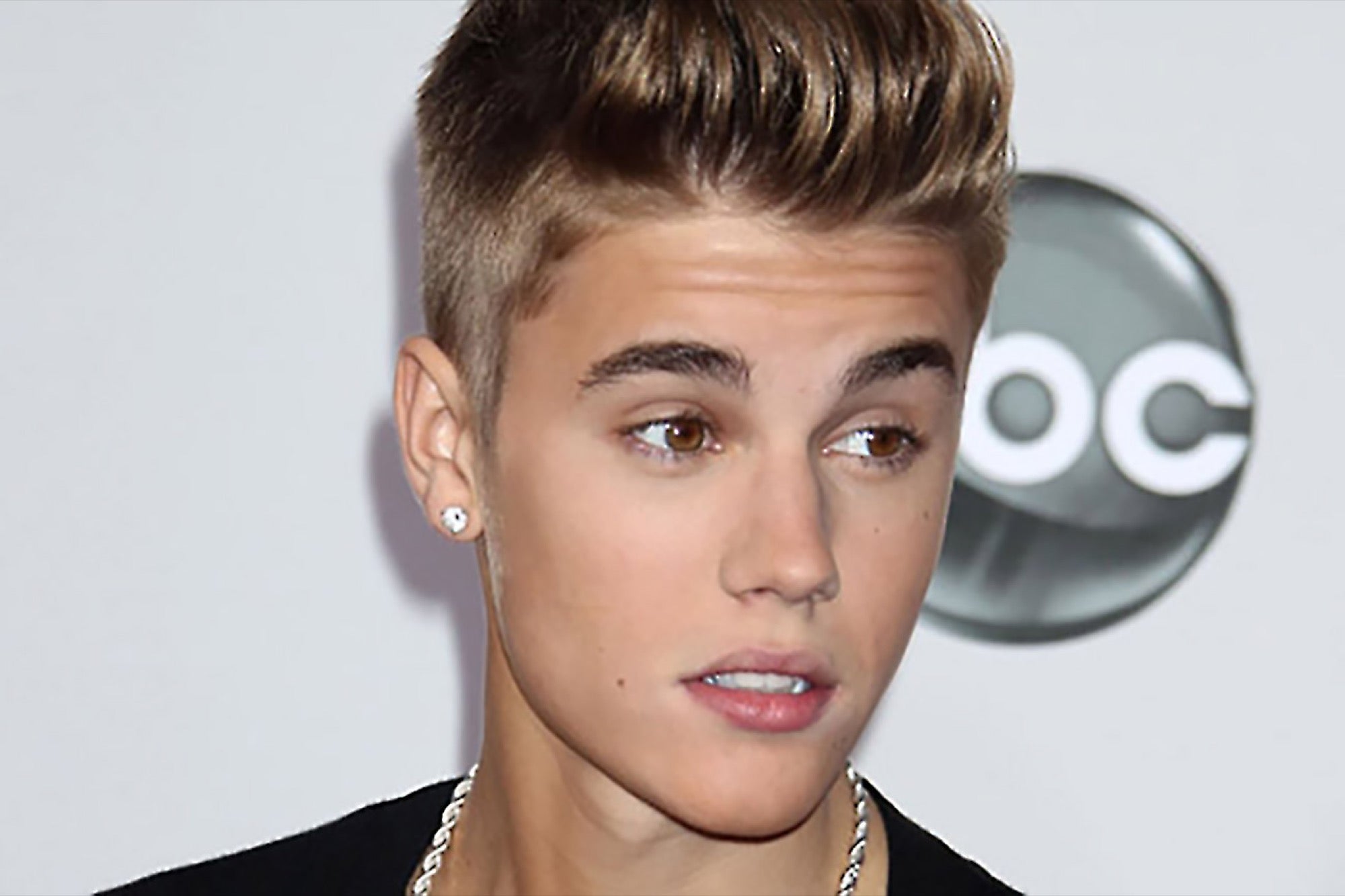 learn-beiber-twitter.jpg