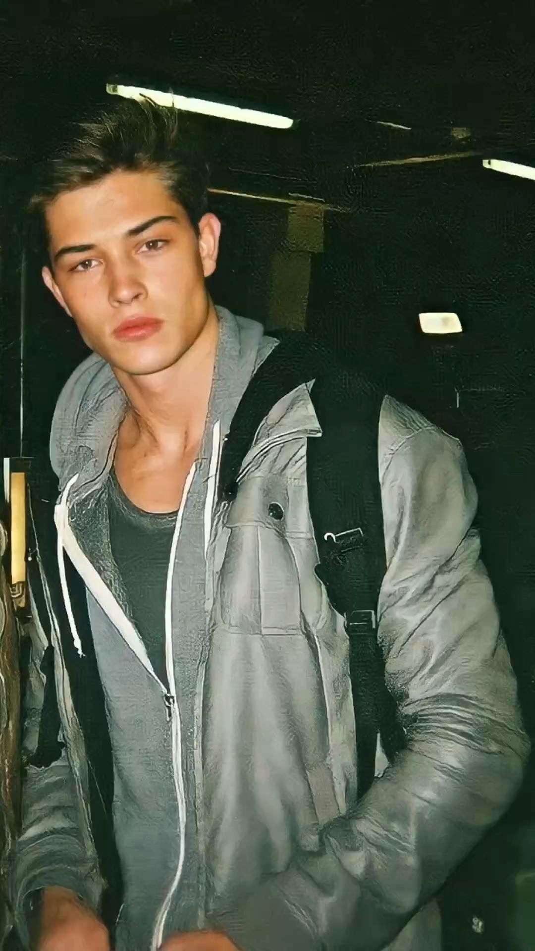 Those are some nice cheek bones | Francisco lachowski, Francisco lachowski  young, Gorgeous men