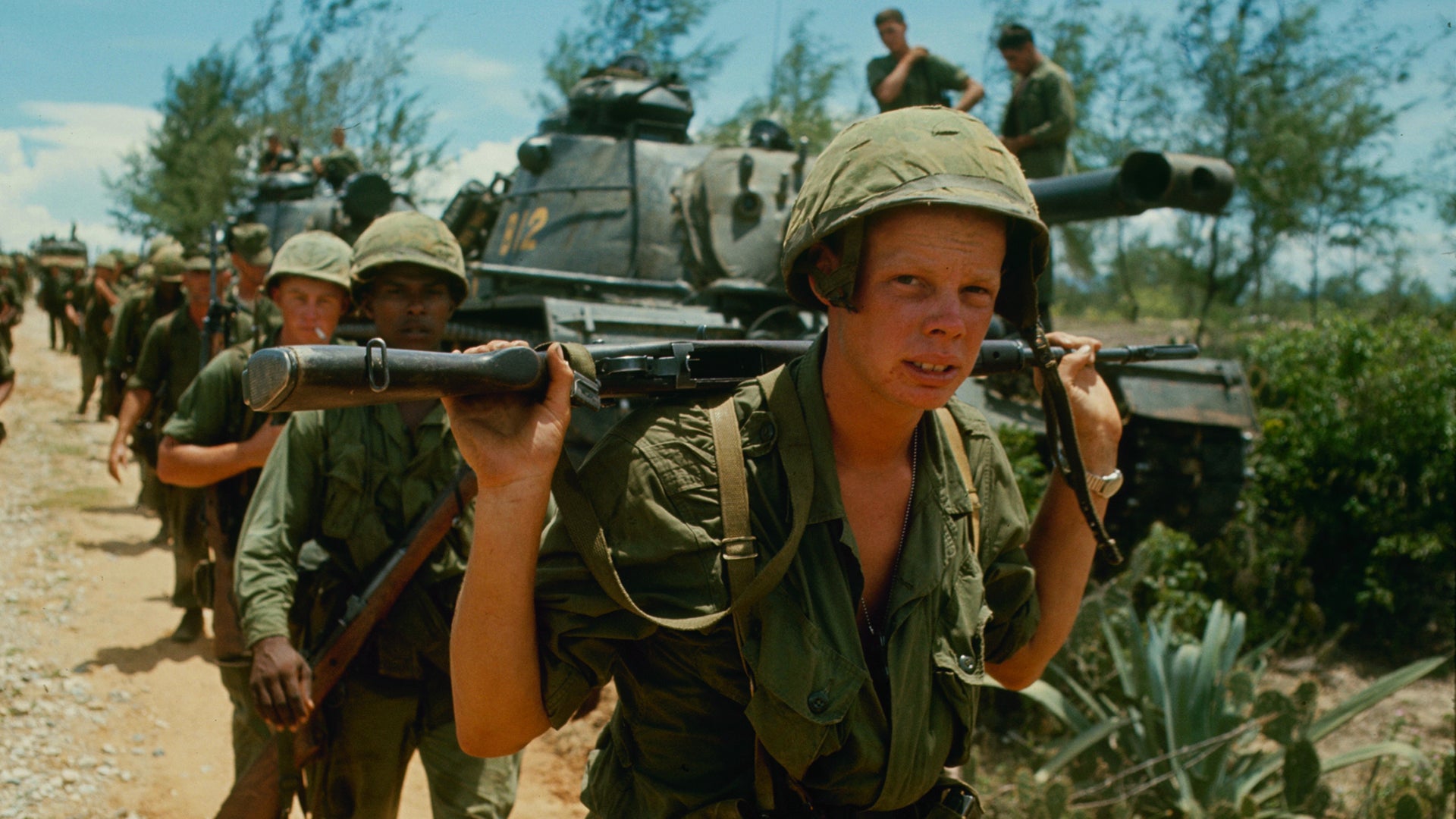 vietnam-war-gettyimages-547565071.jpg