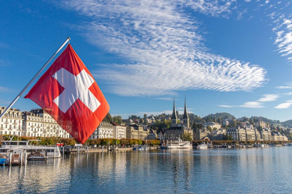 Switzerland-Flag-e1678985724366.jpg