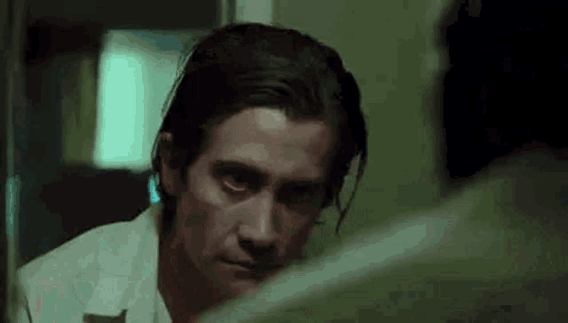 jake-gyllenhaal.gif