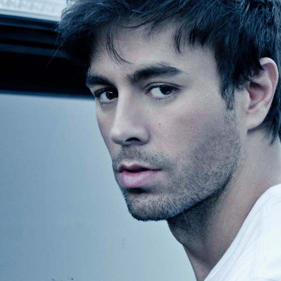 enrique-iglesias_09-08-15_20_55ef5f8b6dbf8.jpg