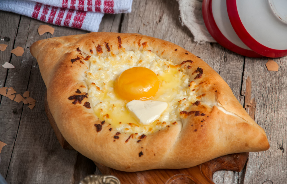 shutterstock_559420024-khachapuri.jpg
