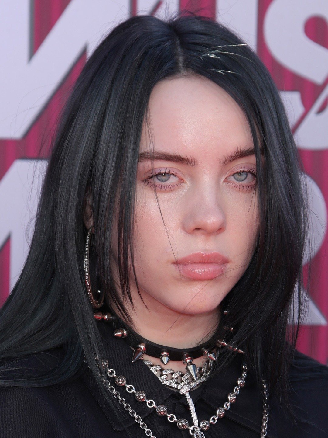 What color are Billie Eilish's eyes? - Quora