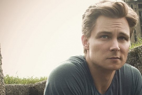 Frankie-Ballard.jpg