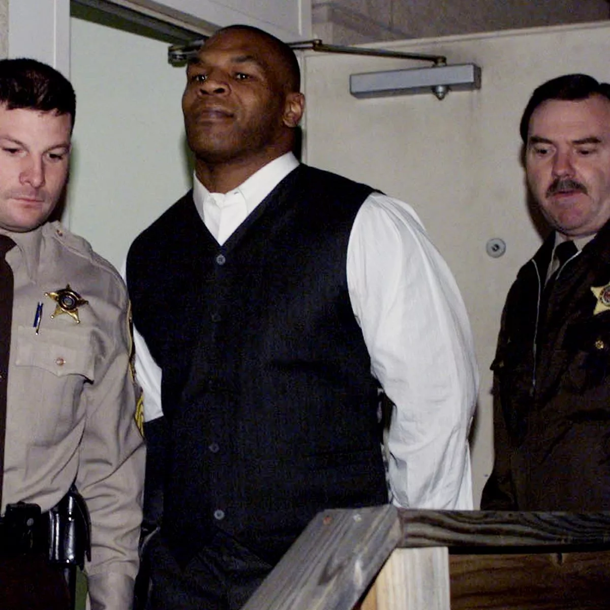 0_Mike-Tyson-boxer-6th-February-1999.jpg