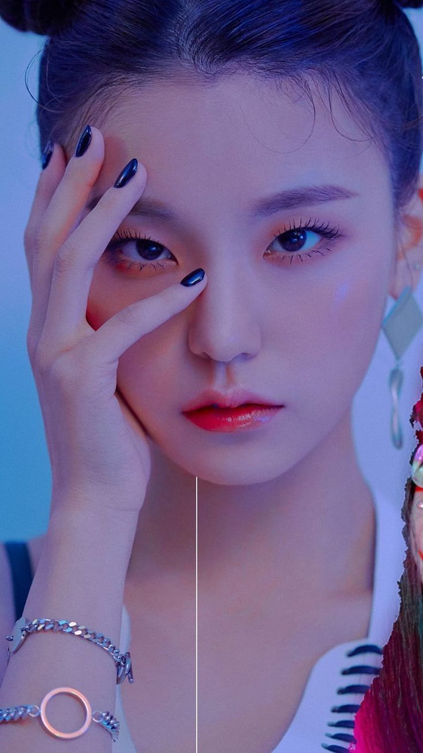 desktop-wallpaper-yeji-itzy-hwang-ye-ji.jpg