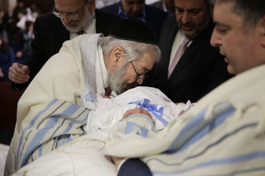 NYC, Orthodox Jews clash over oral circumcision rite | The Times of Israel