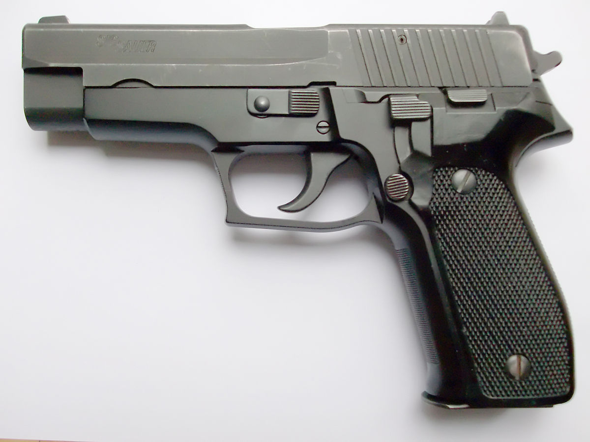 1200px-SIG_Sauer_P226_neu.jpg