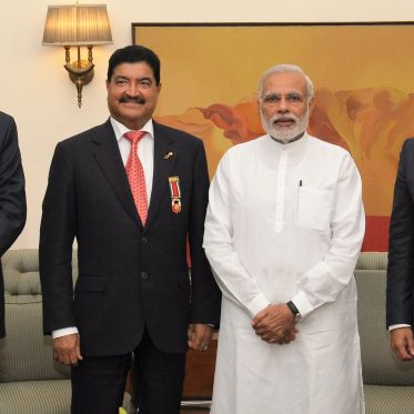 shetty_modi-373x373.jpg