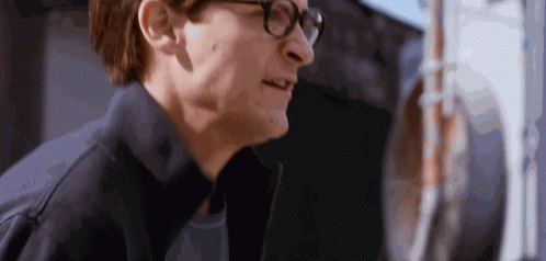 tobey-maguire-spiderman.gif