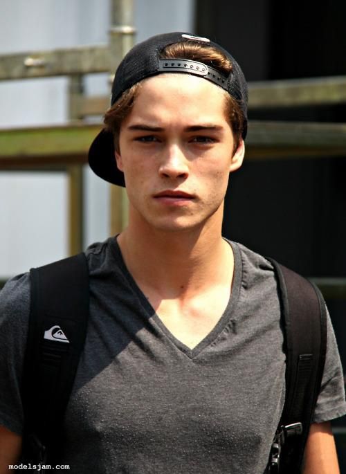 FranciscoLachowski panosundaki Pin