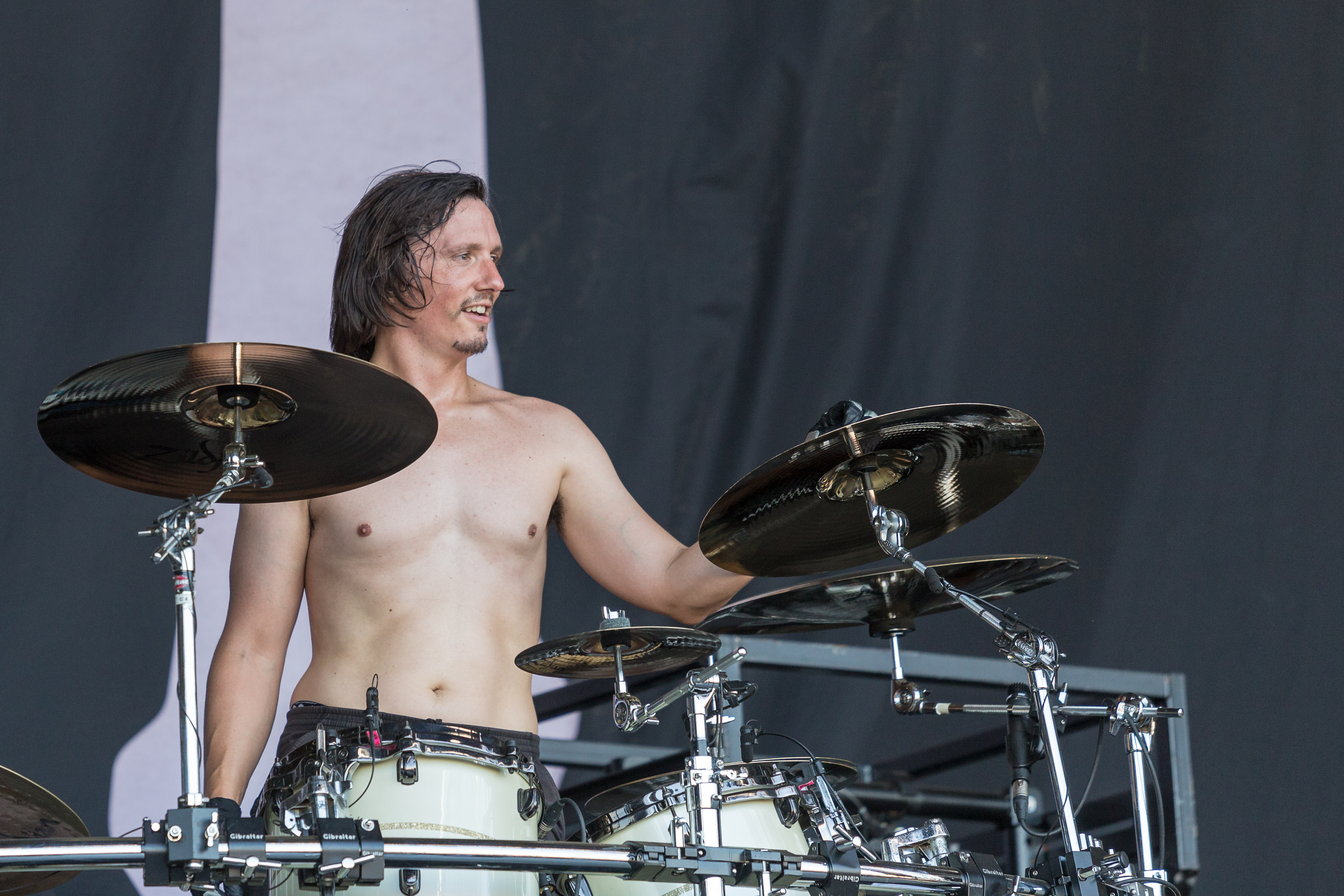 20170615-072-Nova_Rock_2017-Gojira-Mario_Duplantier.jpg