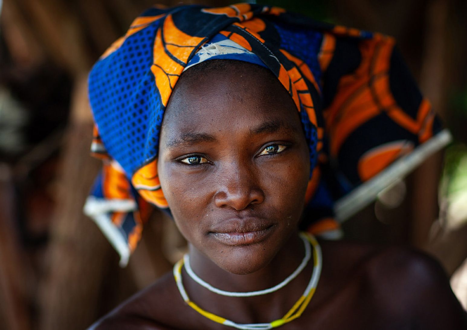 Portrait of a Mucubal tribe women wearing colorful headwears, Namibe  Province, Virei, Angola 🍂 #drones #dronestagram #dronephotography  #Dronestagram #horse #tr… em 2020