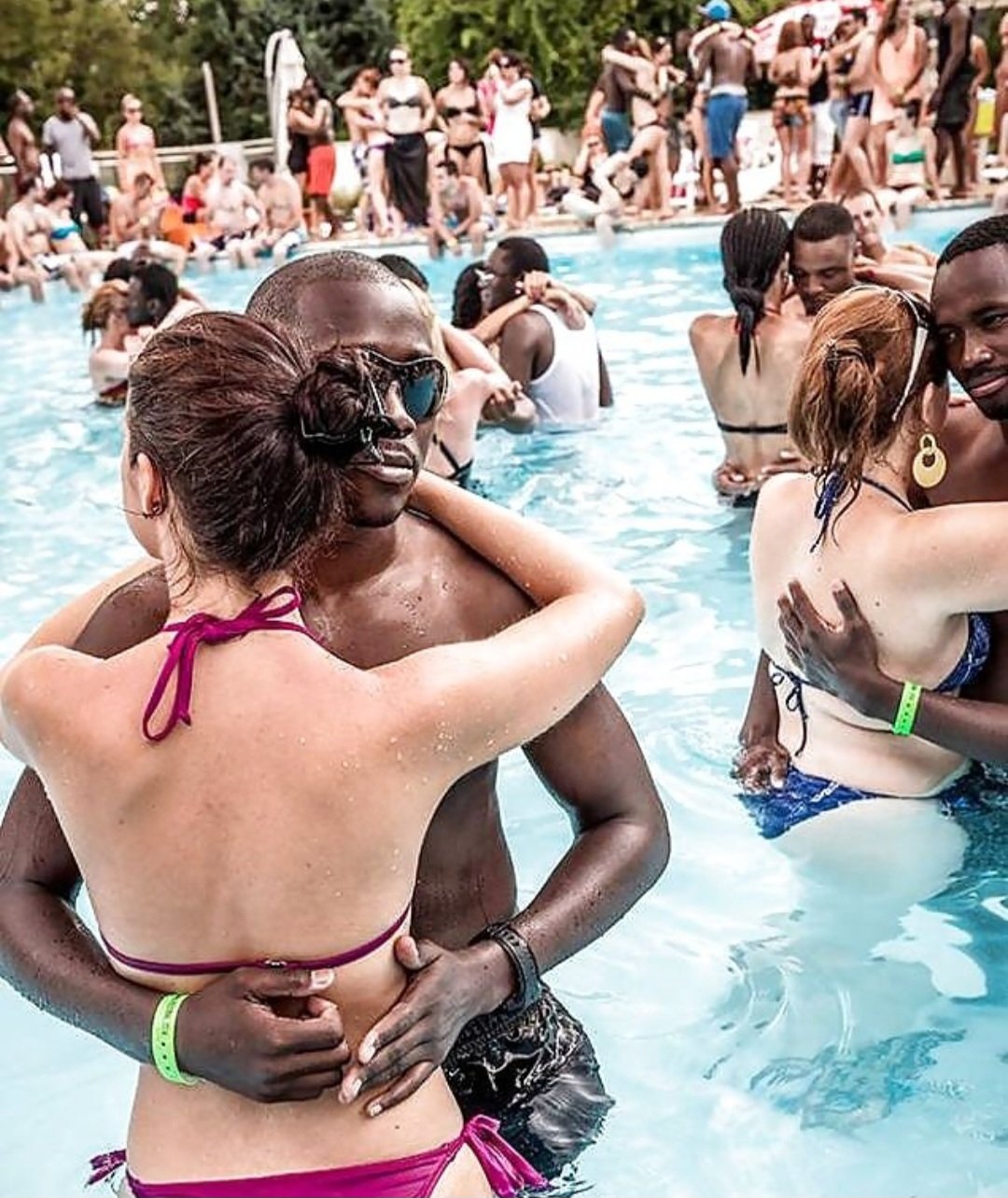 F2USYA3W0AA_Vqf.jpg:large