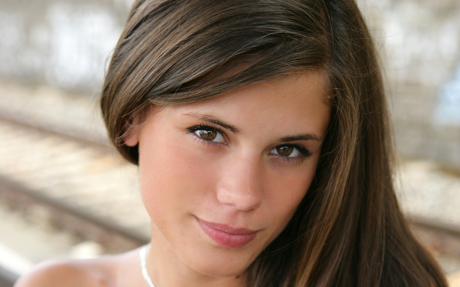 41686-little-caprice-adult-women-models-actress-sexy-babes-brunettes-females-face-eyes-pov.jpg