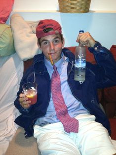 This contains an image of: 