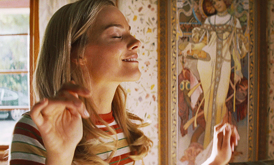 Once Upon a Time in Hollywood (2019) | dir. Quentin Tarantino | Margot  robbie, Margo robbie, Margot robbie gif