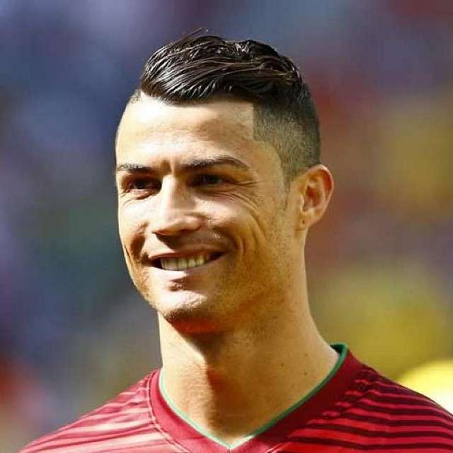 cristiano_ronaldo_haircut_27-1471356417-800.jpg