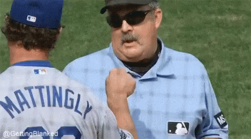 umpire-baseball.gif