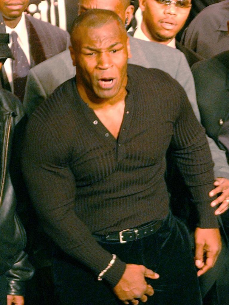 Boxing news 2021: Mike Tyson bite Lennox Lewis at press conference, 2002  fight, inside story