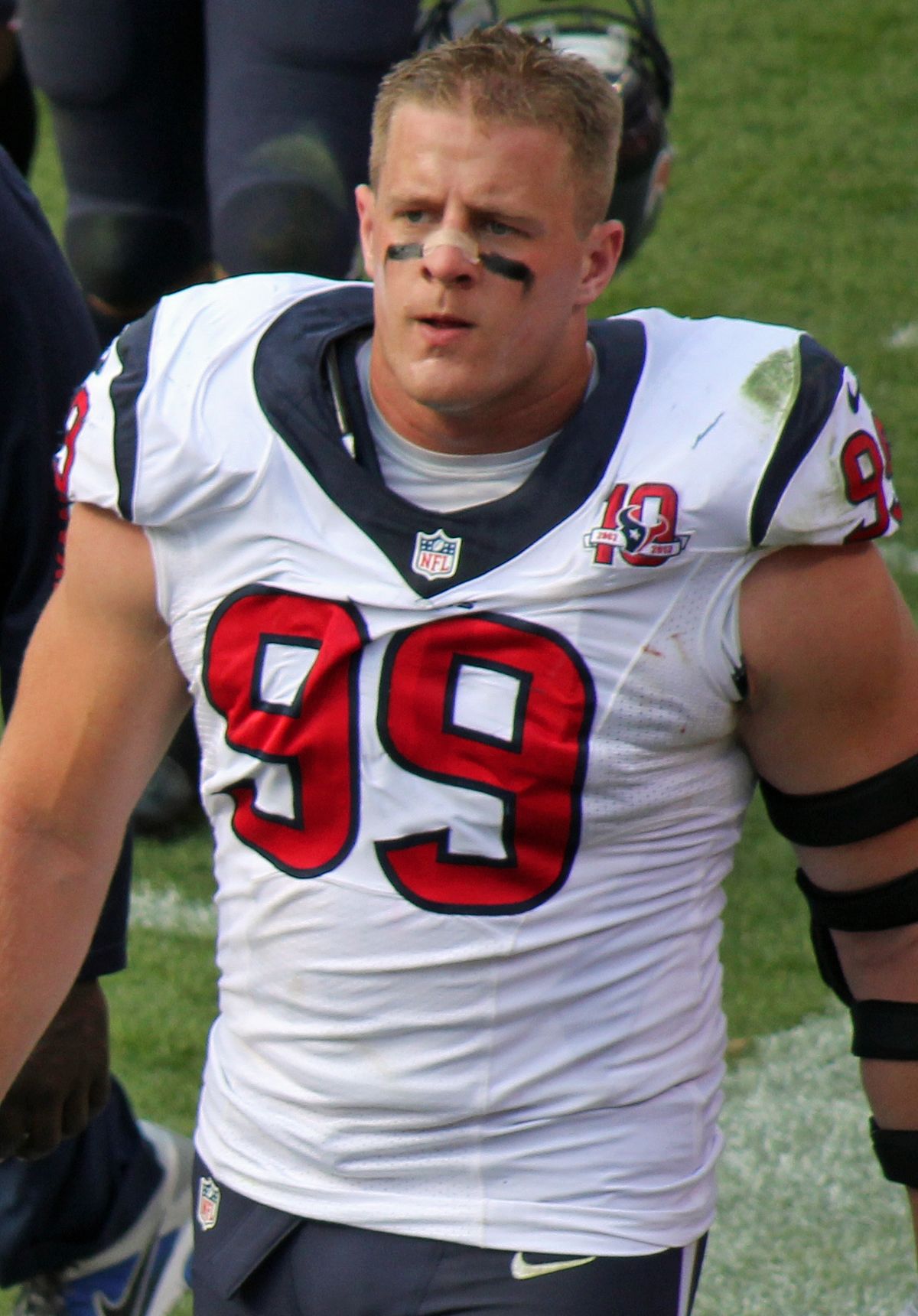 1200px-JJWatt.jpg