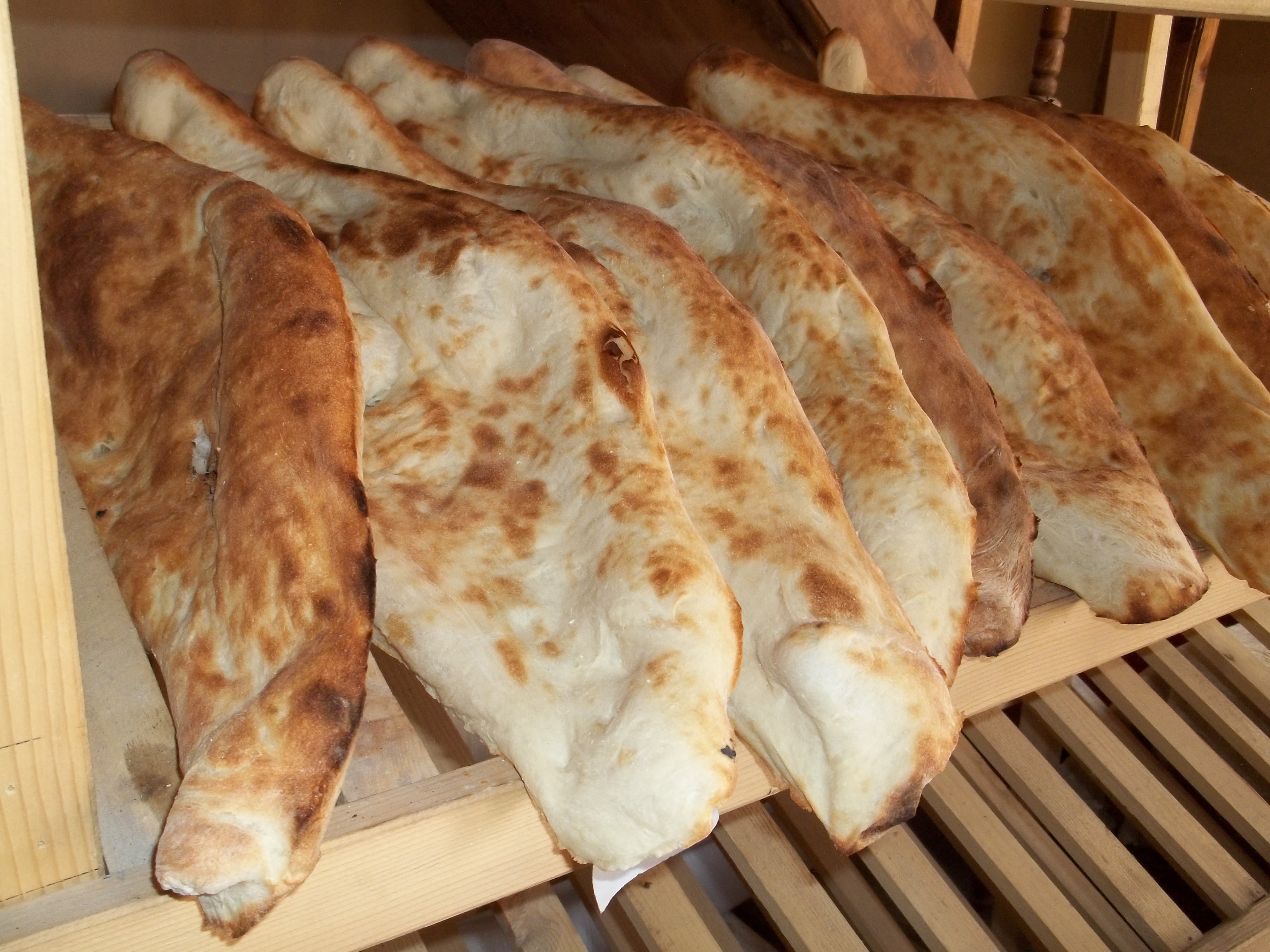 shotis-puri-georgian-bread.jpg