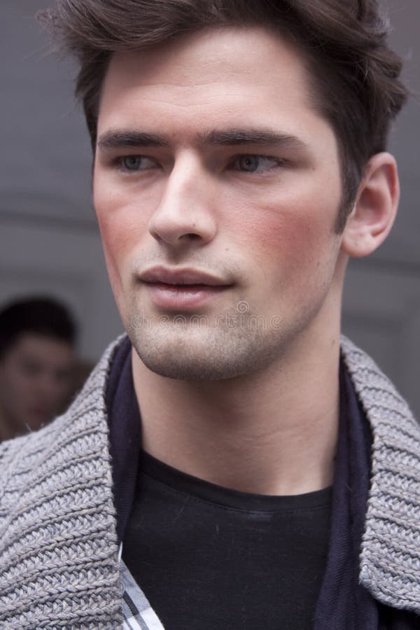 male-model-sean-o-pry-portrait-new-york-city-85122231.jpg