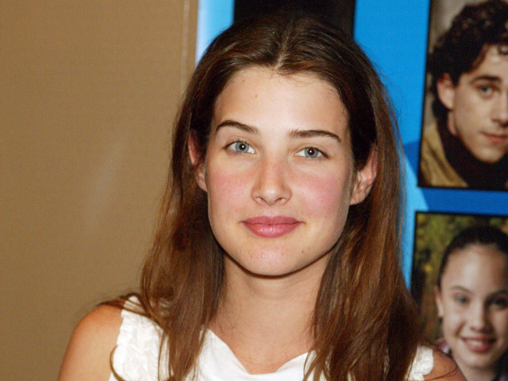 Cobie-cobie-smulders-2615993-1024-768.jpg