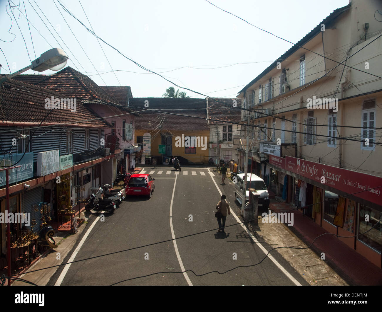 jew-town-streets-fort-cochin-kerala-india-DENTJM.jpg