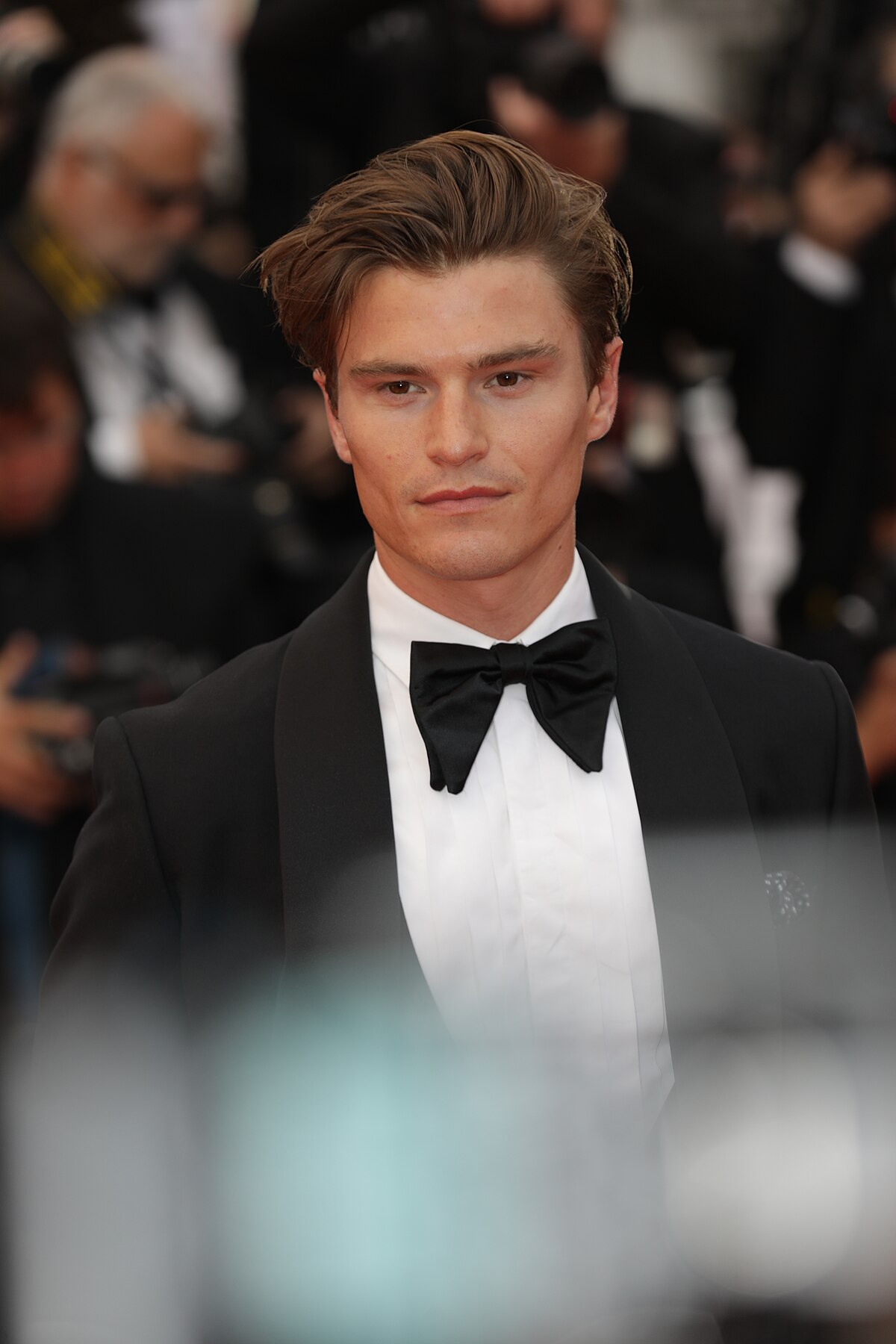 1200px-Oliver_Cheshire_.jpg