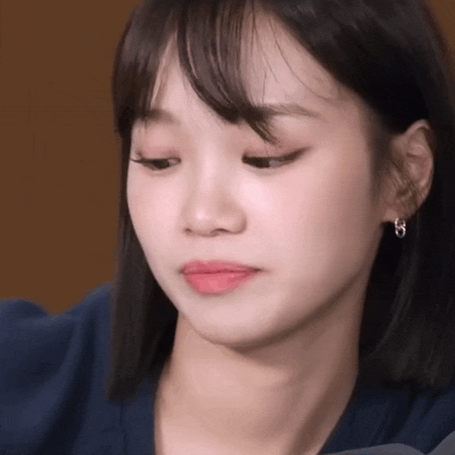 chaewon-le-sserafim.gif