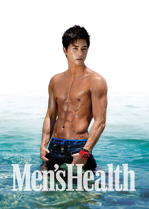 Korean+Male+Model+Kim+Ji+Hoon+on+the+BeachMen%27s+Health+Magazine+002.jpg