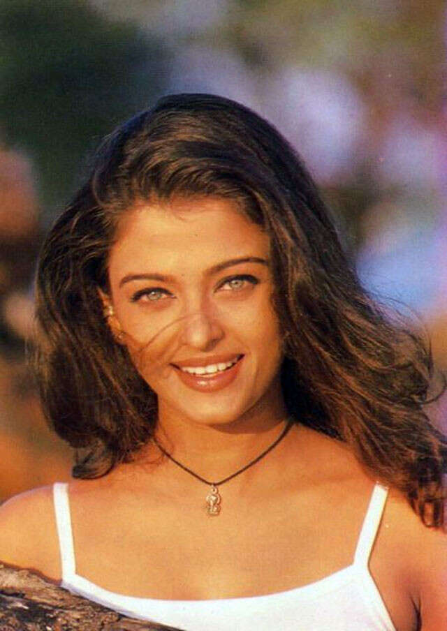 Proof That Young Aishwarya Rai Bachchan Was Too Gorgeous To Be True |  Femina.in