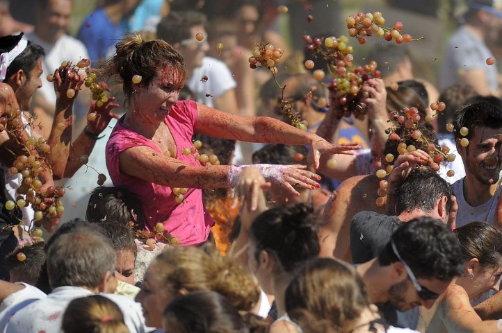 food-fight-festival-Grape-Throwing-festa-des-Vermar-Mallorca-1-Small.jpg