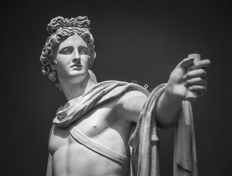 apollo-belvedere-statue-detail-vatican-museum-68398734.jpg
