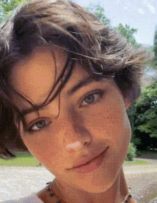 Gio Scotti Giovanna Italienne Clov Rocketter Caserne GIF - Gio Scotti  Giovanna Italienne Clov Rocketter Caserne - Discover & Share GIFs