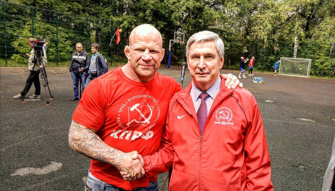 Jeff_Monson_and_Ivan_Melknikov_in_Moscow.jpg