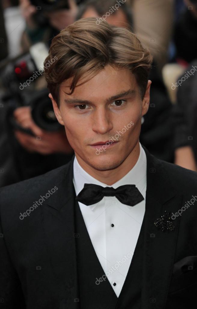 depositphotos_121624992-stock-photo-model-oliver-cheshire.jpg