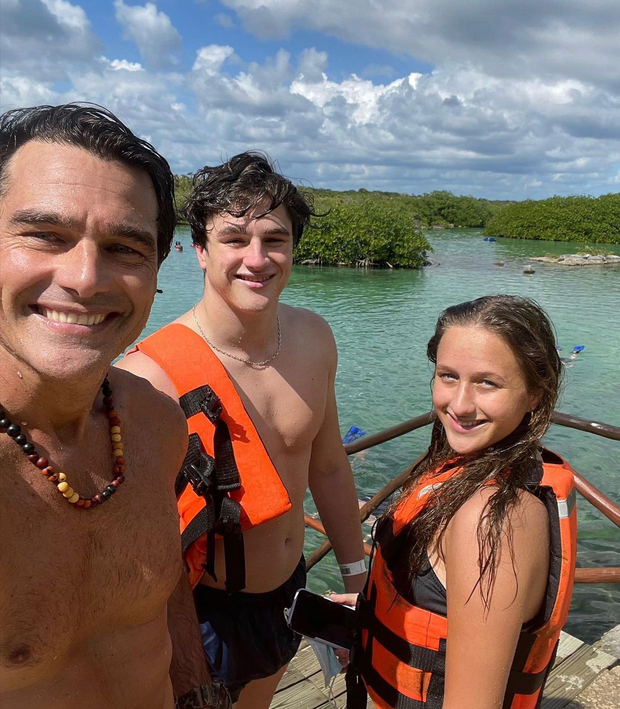 Así están hoy Luka y Lola, los hijos de Hernán Drago: él se destaca como  arquero y ella se hizo un radical cambio de look en las vacaciones por  Tulum – Revista